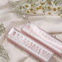 DUFFBEAUTY Reusable Press-On Manicure Nails - Milky Swirl -Skonhed og Tilbehor duffbeauty reusable press on manicure nails milky swirl 1673442796