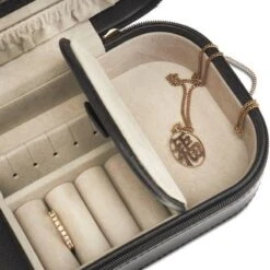 Gillian Jones Jewelry Box Travel Large - Black 11061-00 11 Gillian Jones Jewelry Box Travel Large - Black 11061-00 -Skonhed og Tilbehor gillian jones jewelry box travel large black 11061 00 1636624456
