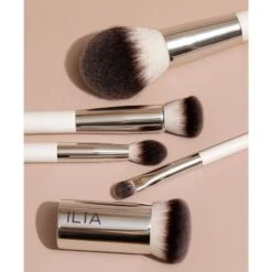 ILIA Finishing Powder Brush 9 ILIA Finishing Powder Brush -Skonhed og Tilbehor ilia finishing powder brush 1662541588