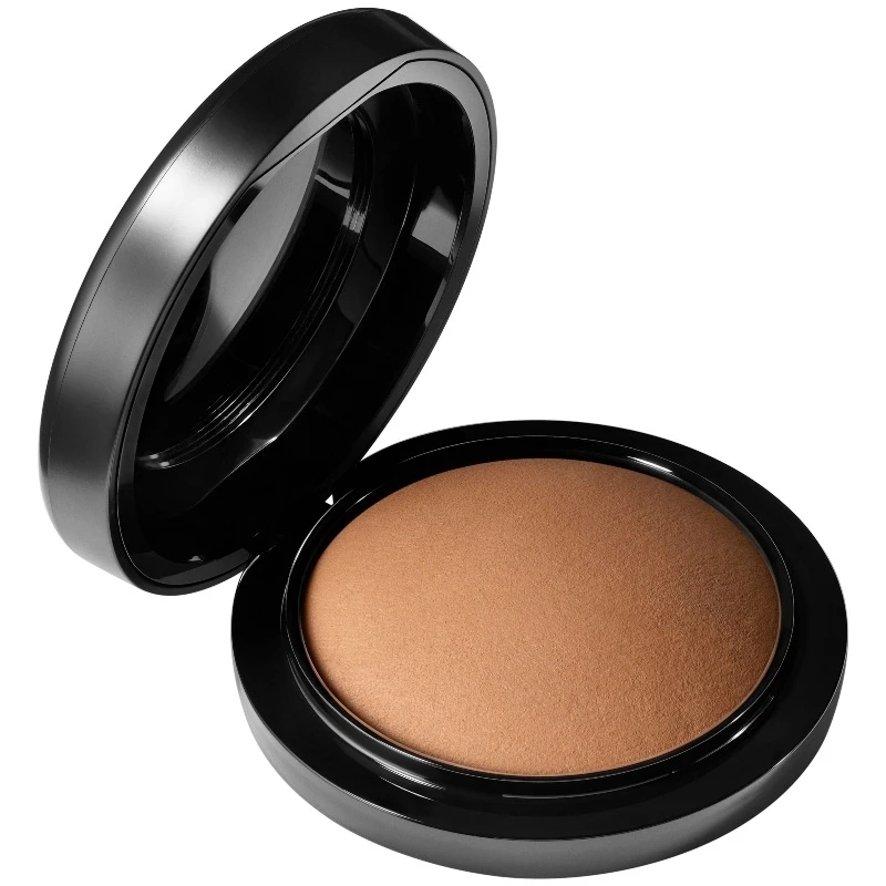MAC Mineralize Skinfinish Natural 10 Gr. - Dark Tan 4 MAC Mineralize Skinfinish Natural 10 Gr. - Dark Tan - Billede 2