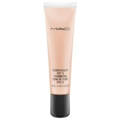 MAC Studio Sculpt SPF 15 Foundation 40 Ml - NW20