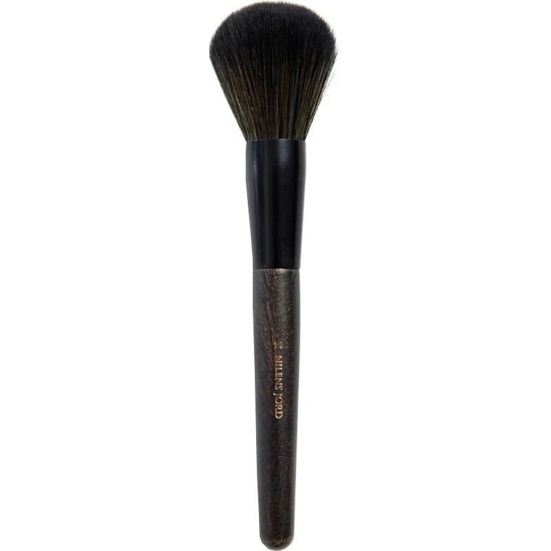 Nilens Jord Pure Collection Powder Brush No. 182 3 Nilens Jord Pure Collection Powder Brush No. 182